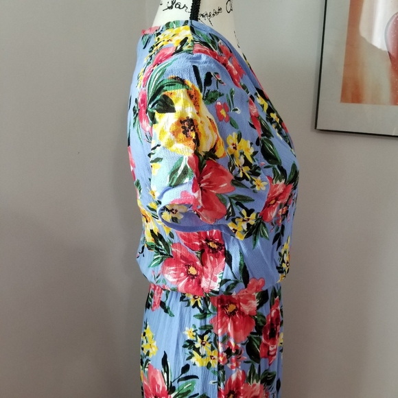 Floral Blue Dress, SIZE S, Open In the front. - Picture 7 of 16